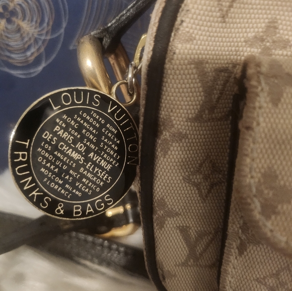 AUTHENTIC VINTAGE LV Khaki CROSSBODY - Picture 2 of 11